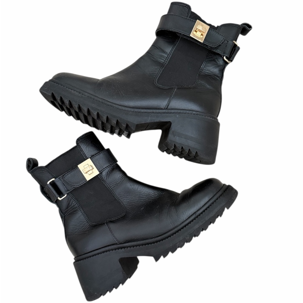 Steve Madden Black Chelsea Ankle Boots with Gold Buckle 7.5